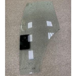 Стекло двери YTO X704, X804, X904 левое 700.45.215FG