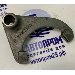 Вилка включения средней передачи и заднего хода 5125822/1.32.216 YTO, ЛМЗ